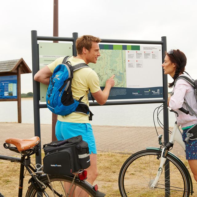 Speichersee Geeste – Radfahrer vor Karte Speichersee